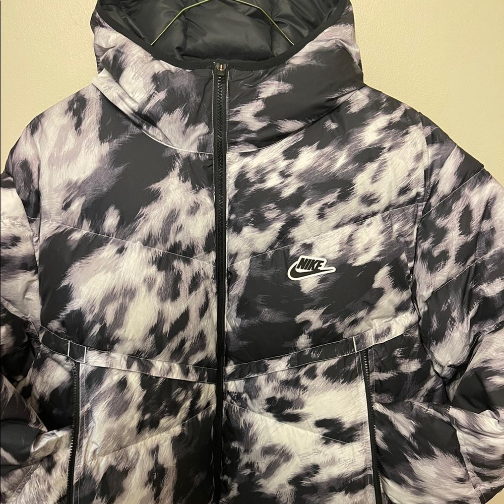 Brand New Nike jacket 200$ value
